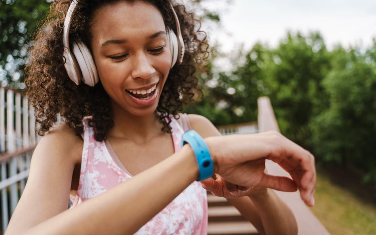 5 Creative Ways to Use a Smartwatch Beyond Fitness Tracking – BLACK Benefits Of Using A Smartwatch For Fitness Tracking