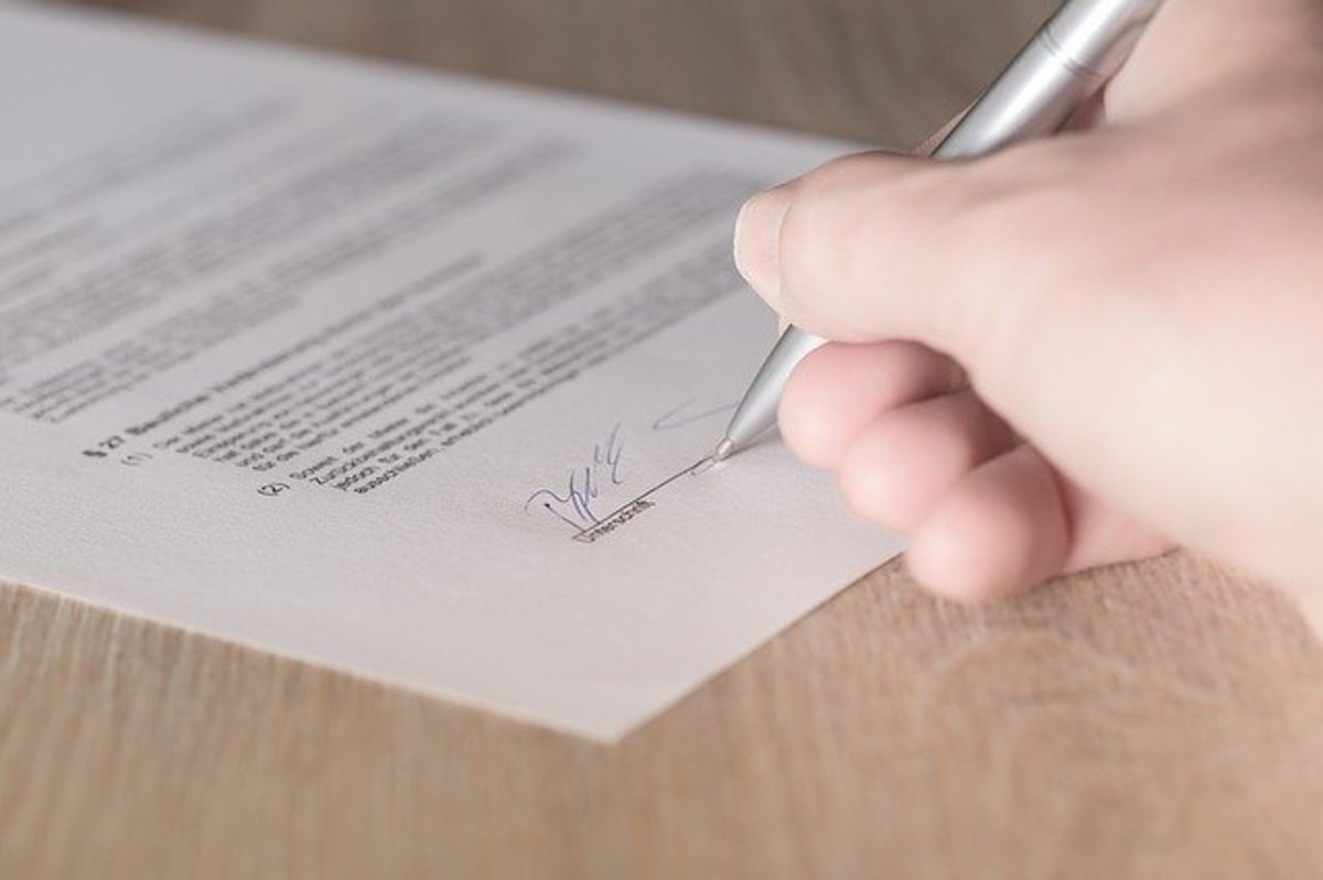 What Should I Know About Contracts Before Signing